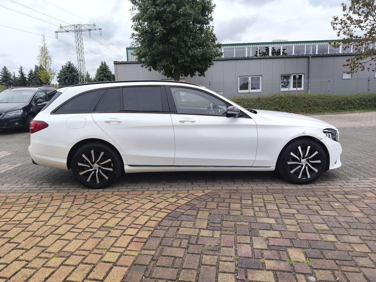 Mercedes-Benz C300d T 4Matic Multibeam — Foto 6