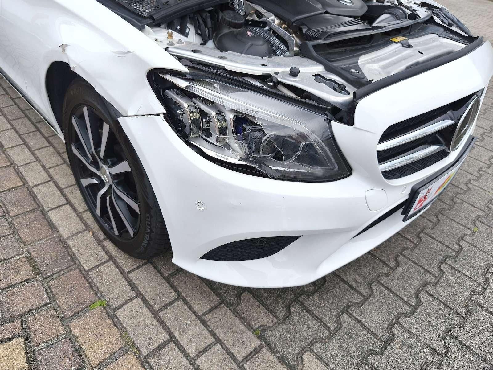 Mercedes-Benz C300d T 4Matic Multibeam — Foto 3