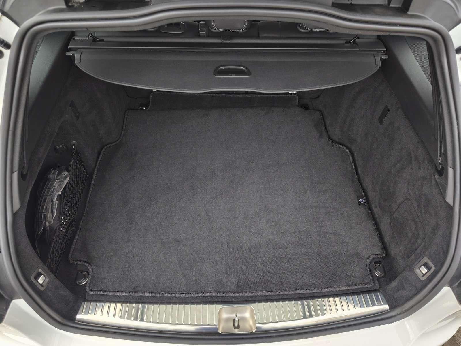Mercedes-Benz C300d T 4Matic Multibeam — Foto 10