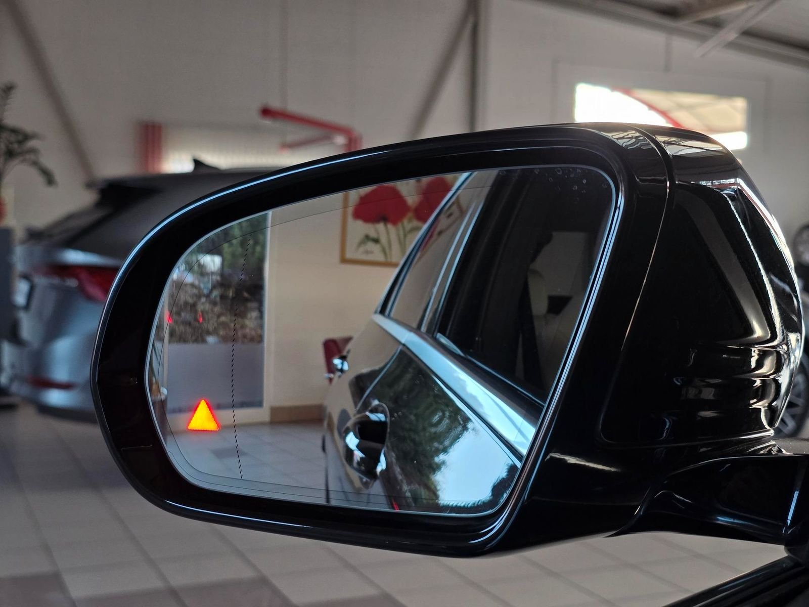 Mercedes-Benz E200 Lim. AMG — Foto 11