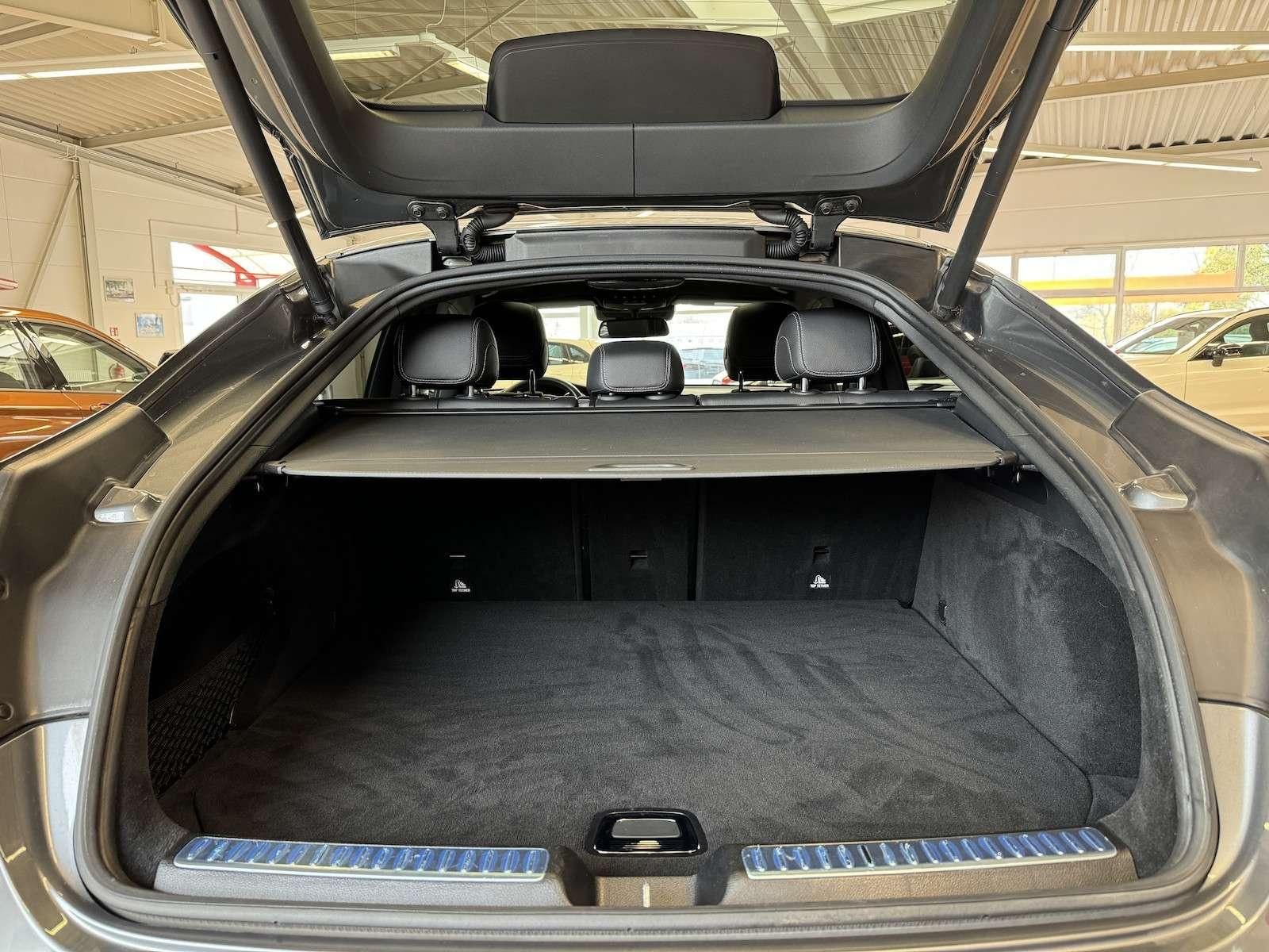 Mercedes-Benz GLC 250 Coupe AMG — Foto 8