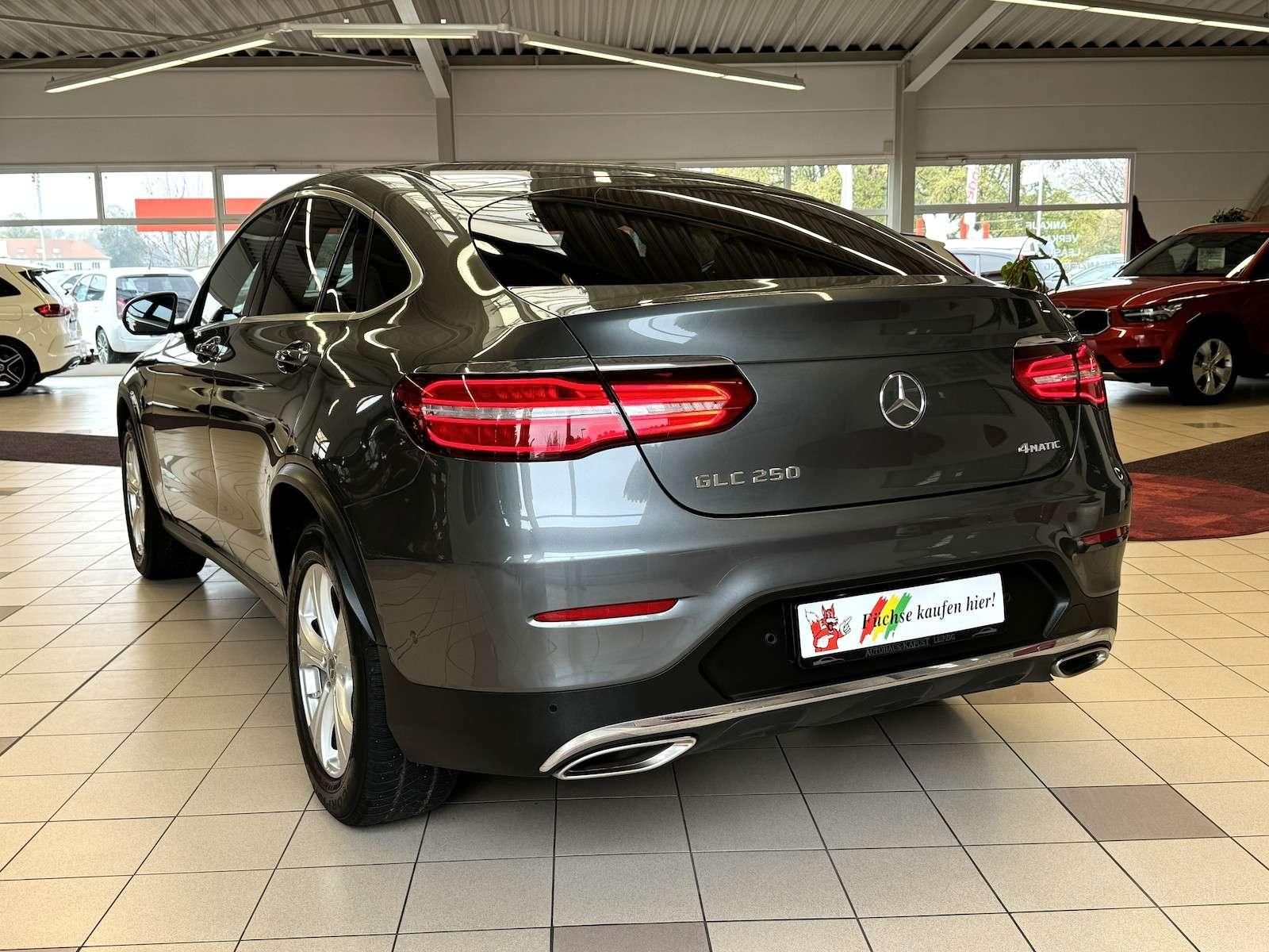Mercedes-Benz GLC 250 Coupe AMG — Foto 10