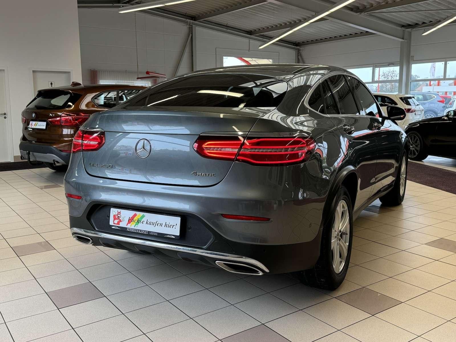 Mercedes-Benz GLC 250 Coupe AMG — Foto 6
