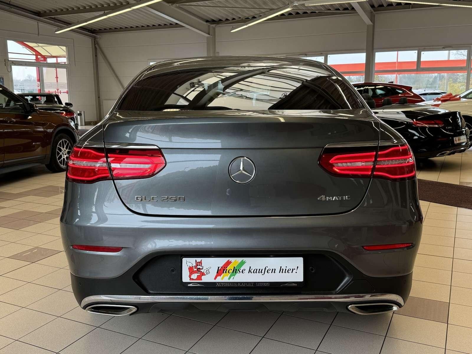 Mercedes-Benz GLC 250 Coupe AMG — Foto 7