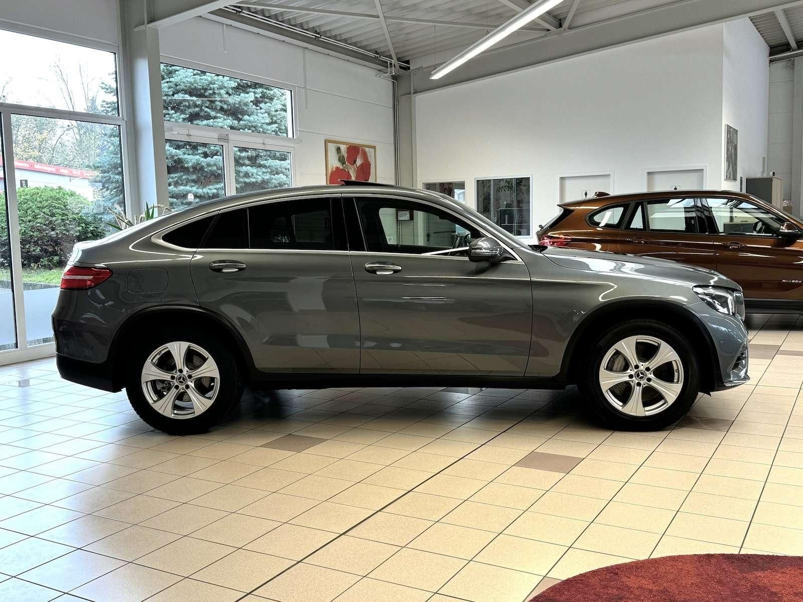 Mercedes-Benz GLC 250 Coupe AMG — Foto 5