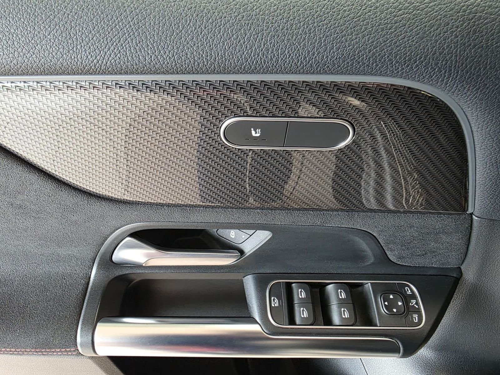 Mercedes-Benz GLA 200 AMG Automatik — Foto 12