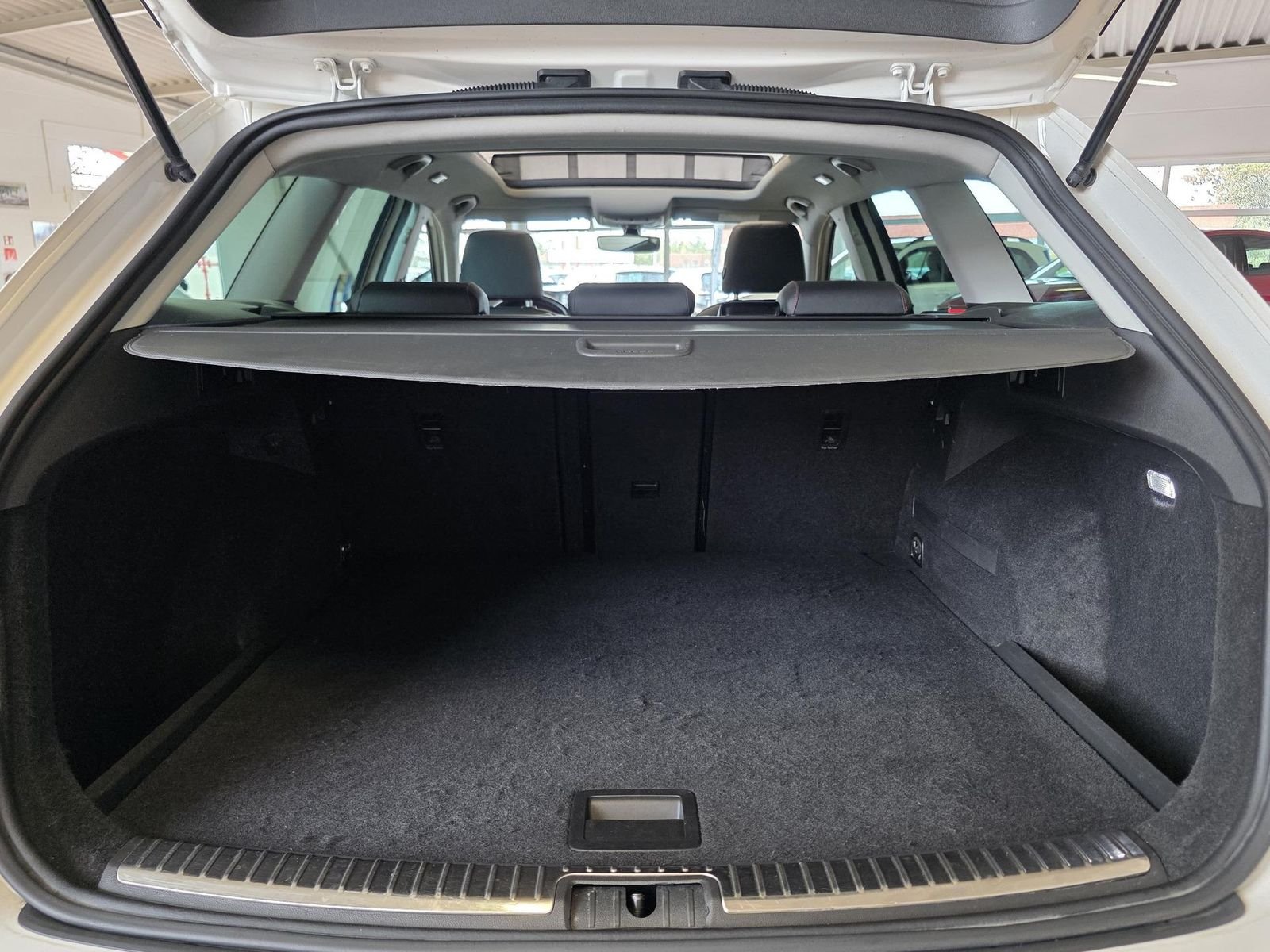 SEAT Leon 1.8 TSI DSG ST FR — Foto 7