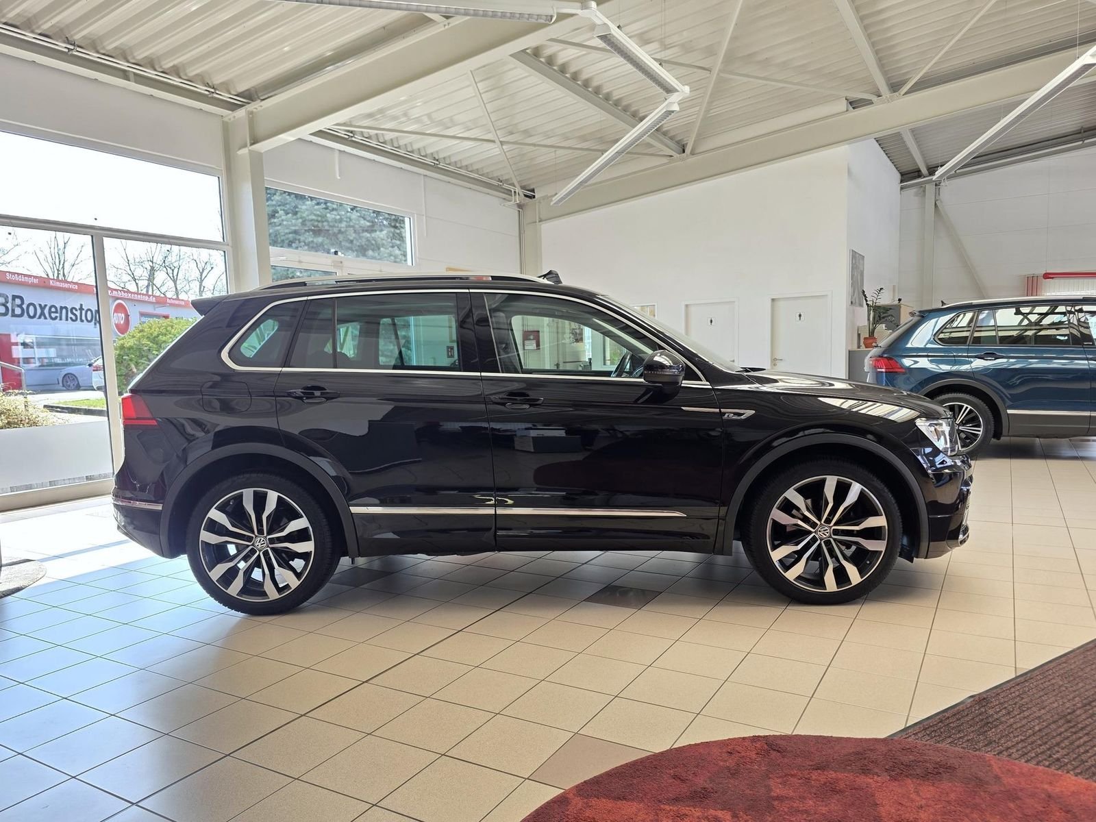 Volkswagen Tiguan R-Line — Foto 10