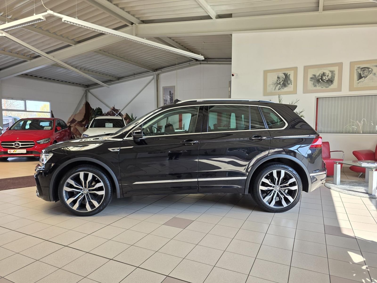 Volkswagen Tiguan R-Line — Foto 4